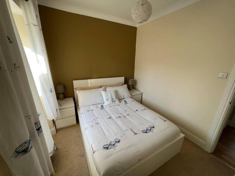 Fantastic 3 Bedroom Holiday Home Millport Exterior photo