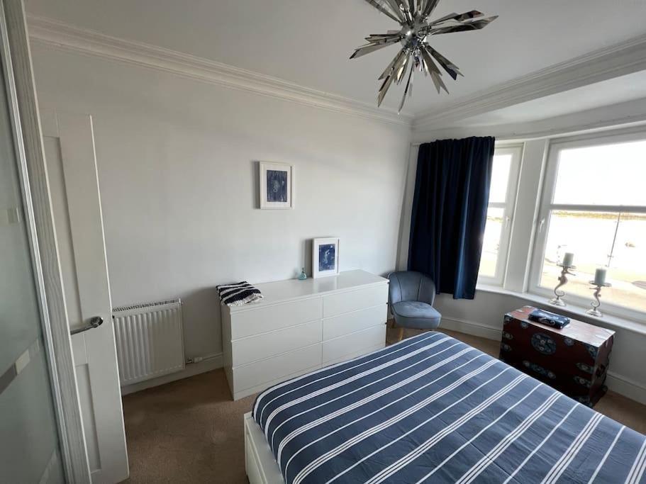 Fantastic 3 Bedroom Holiday Home Millport Exterior photo